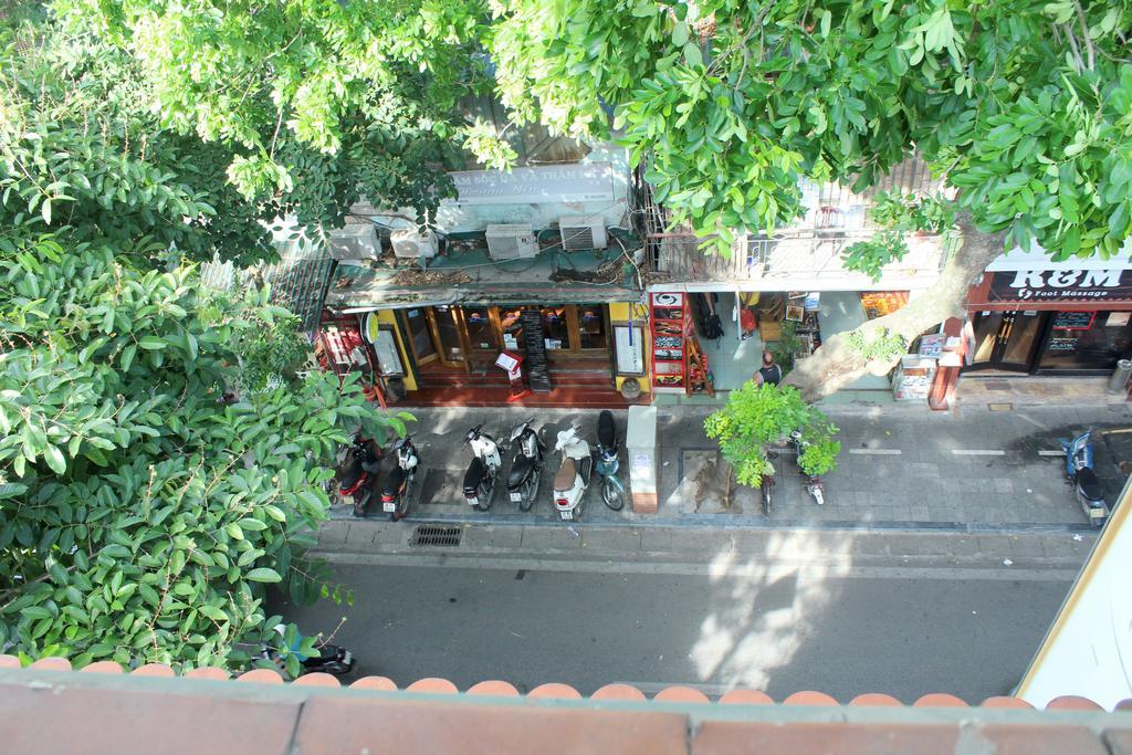 Le Petit Hanoi Hotel Exterior photo