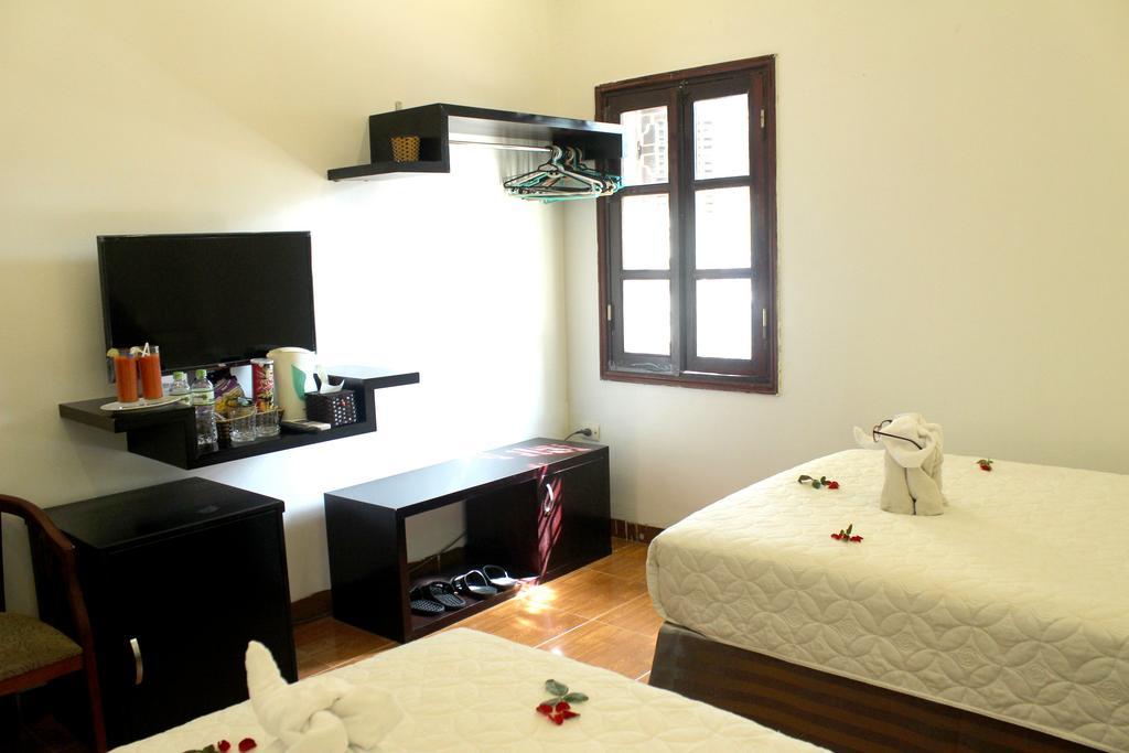 Le Petit Hanoi Hotel Exterior photo