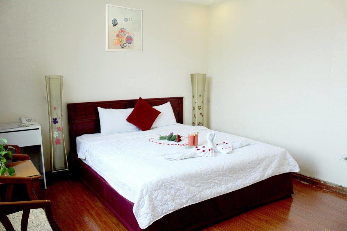 Le Petit Hanoi Hotel Exterior photo