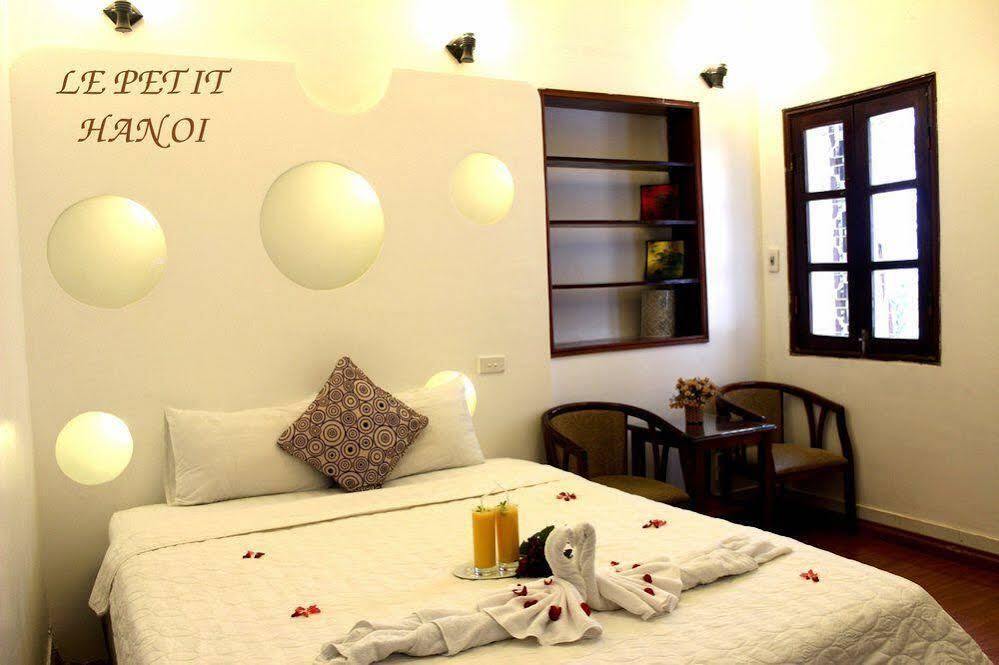 Le Petit Hanoi Hotel Exterior photo